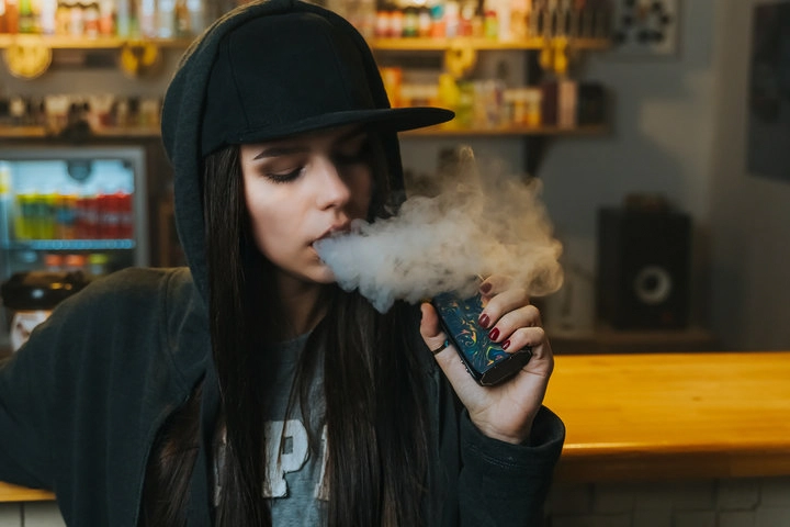 Organized North Miami smoke shop with quality accessories and knowledgeable customer service