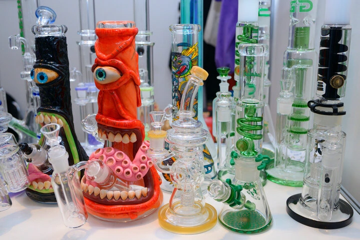 Stylish premium smoke accessories arranged for easy browsing at a North Miami smoke shop