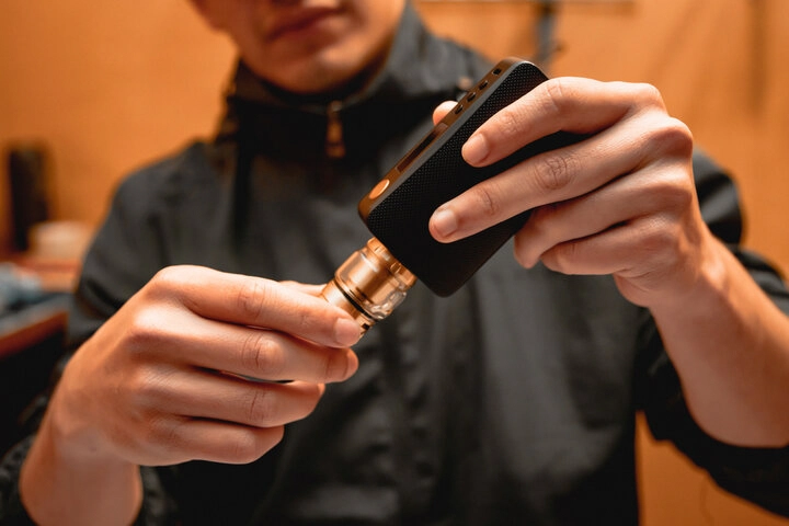 High-quality hookah equipment designed for reliable performance at a North Miami smoke shop