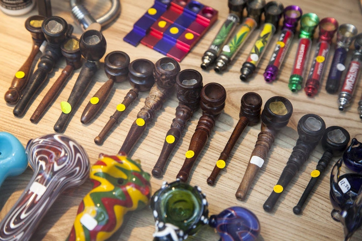 Wide selection of hookah brands, sizes, and designs available in North Miami