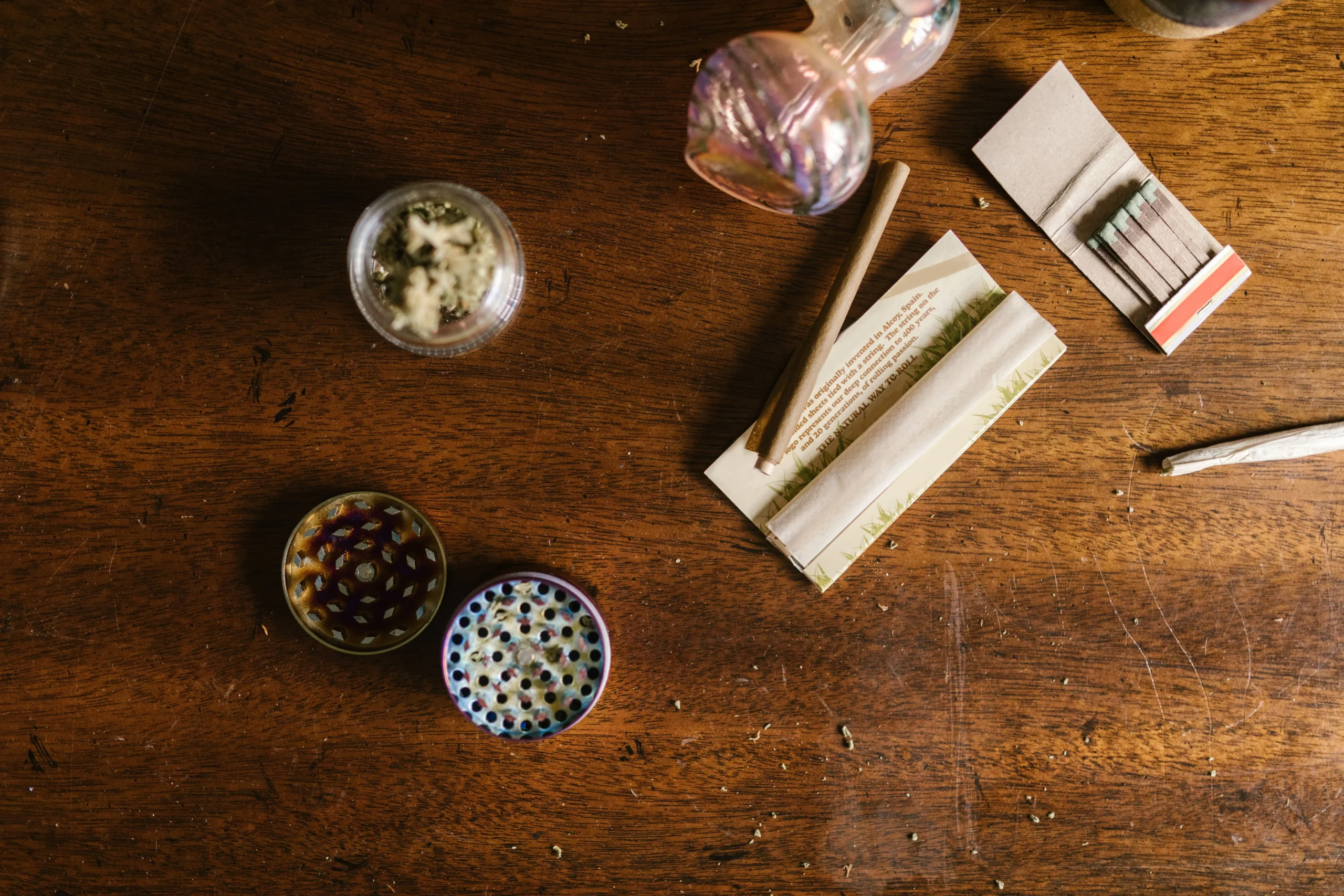 Classic, natural, flavored, and specialty rolling papers available in North Miami